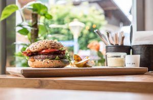 resturant-mayrhofen-beef-burger